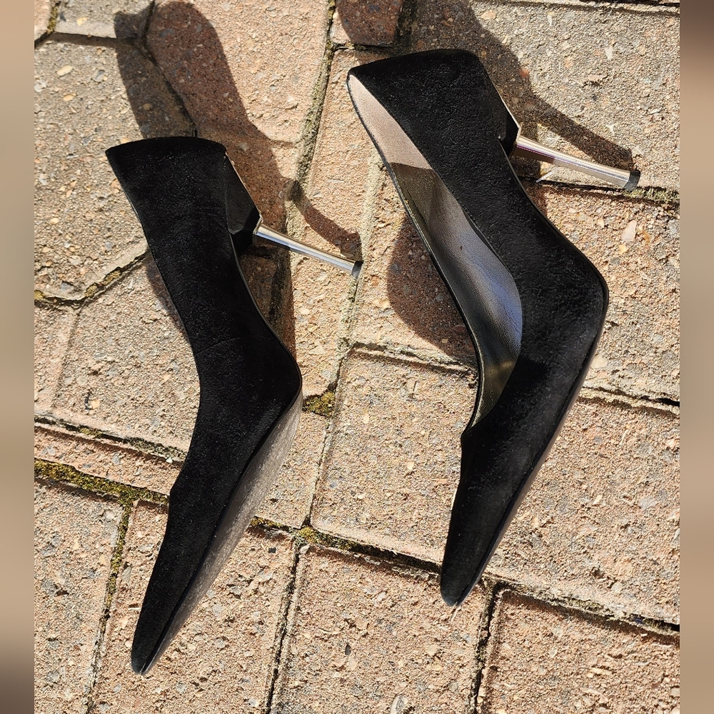 GUESS WOMEN SHOES. Color BLACK. Size 6M